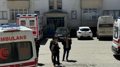 Van'da askeri araç devrildi: 11 yaralı