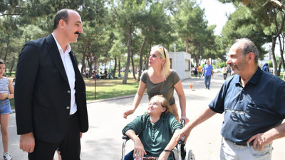Konyaaltı Belediye Başkanı Kotan, Hayatpark'ta vatandaşlarla buluştu