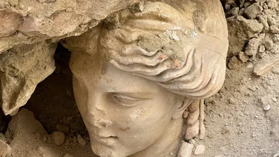 Antik kentte tarihi keşif: Hygieia heykelinin başı bulundu