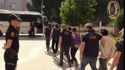 DEAŞ'lı 8 teörist daha Türkiye'den çıktı