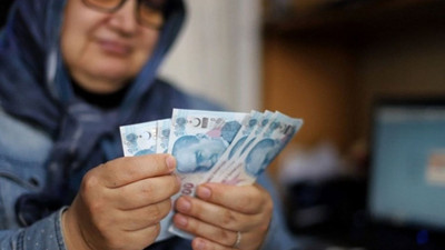 Emekliler 29 Ekim'de Cumhuriyet Bayramı ikramiyesi bekliyor