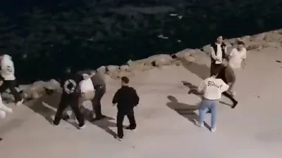 Sahilde tekme tokat kavga: 20 kişi birbirine girdi