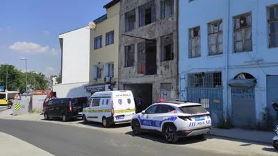 Metruk binada erkek cesedi bulundu