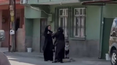 Dilencilerin mıntıka kavgası kamerada: ''Burası benim bölgem''