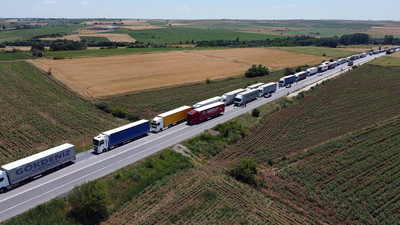 Sınırda 24 Km'lik Schengen kuyruğu kamerada
