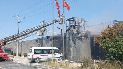 Silivri'de boya fabrikasında yangın