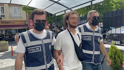 Camide skandal: Alkollü geldi, Kur'an-ı Kerim'i yırttı