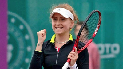 Milli tenisçi Berfu Cengiz Ystad Kadınlar Tenis Turnuvası'nda şampiyon oldu
