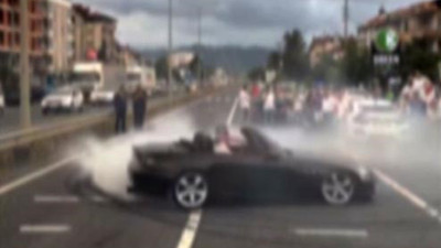 Düğün konvoyunda drift pahalıya patladı