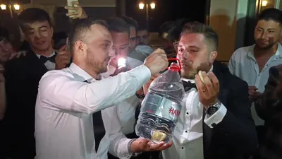 Bu düğün bildiğiniz düğünlerden değil: Takılanlara inanamayacaksınız