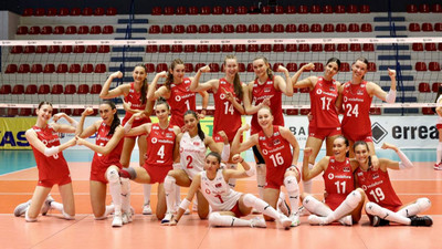Harikasınız gençler... Genç milliler Balkan şampiyonu oldu