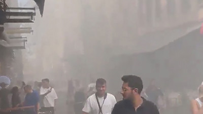 Beyoğlu'nda 4 katlı otelde yangın paniği