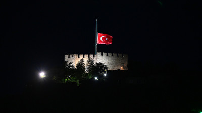 Tüm bayraklar yarıya indirildi, 81 ildeki tüm camilerde gıyabi cenaze namazı kılınacak