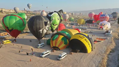En komik sıcak hava balonları Kapadokya'da havalandı