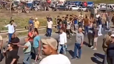 Avrupa değil, Türkiye... Yüzlerce çiftçi ''hükümet istifa'' sloganlarıyla sokağa döküldü