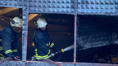 Antalya'da kağıt fabrikasında yangın