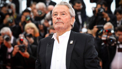 O bir efsaneydi... Alain Delon hayatını kaybetti