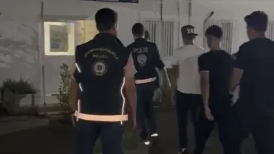 Kaçak göçmenler yolcu otobüsünde yakalandı