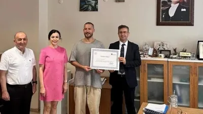 Vergi Dairesi'nden ünlü oyuncuya Teşekkür Belgesi