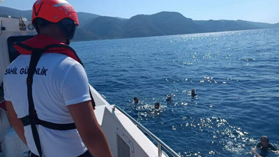 Yunanistan'a yüzerek geçmeye çalışan göçmenler yakalandı