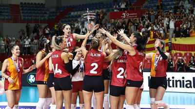 Galatarasaray'ın kadınları kupaya uzandı: 2024 Balkan Kupası'nda şampiyon Galatasaray