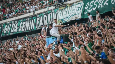 Bu bir rekor: Bursaspor'un tam 3. Lig maçını 41 bin 300 taraftar izledi
