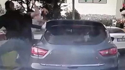 İstanbul'da trafik magandalarından ''korna çaldın'' dayağı kamerada