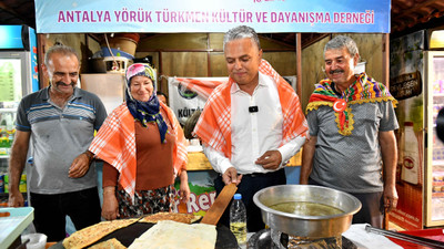 Muratpaşa Belediye Başkanı Uysal, derneklerin stantlarını gezdi