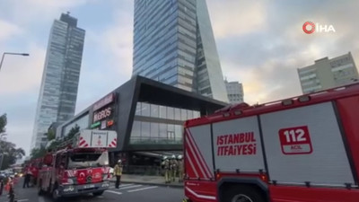 İstanbul'un dev AVM'sinde yangn paniği