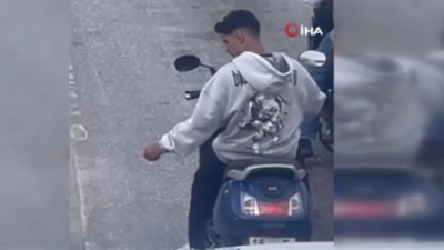 Elindeki çöpü yere atmayıp cebine koyan gence ödül