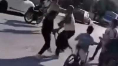 Okul çıkışı çocuklara torpil dayağı kamerada