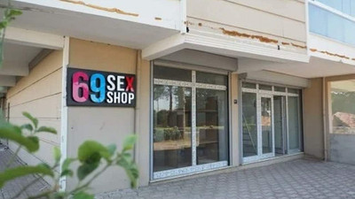 Komşularına kızıp apartmanda ''sex shop'' açtı