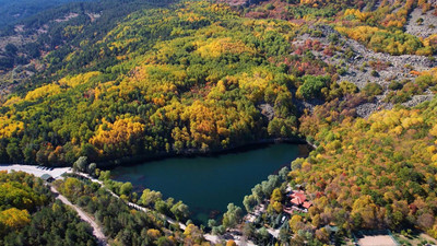 Karagöl Tabiat Parkı sonbahar renklerine büründü