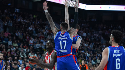 Anadolu Efes, Olympiakos'u son çeyrekte devirdi