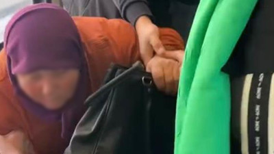 Metroda yer bulamayan yaşlı kadın yere yığıldı