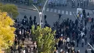 Polislere taşla saldıran 140 kişi yakalandı