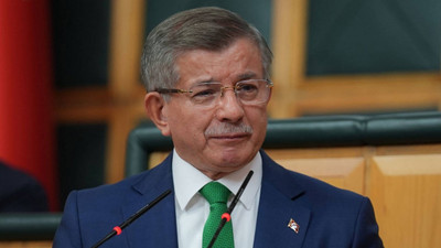 Davutoğlu kürsüde ''çocuklarımızı koruyamadık'' diyerek ağladı