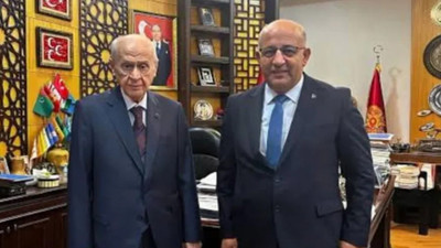 MHP'de sürpriz istifa