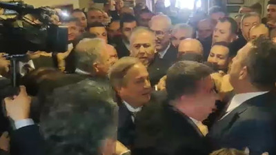 CHP'li milletvekilleri İçişleri Bakanı Yerlikaya'nın önünü kesti