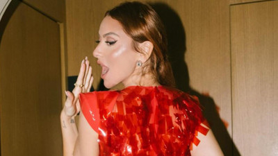 Hadise seksi pozuyla Instagram'ı yaktı geçti
