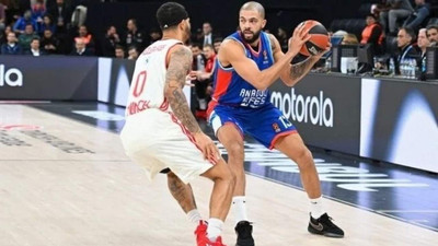 Anadolu Efes, Bayern Münih'i devirdi