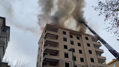 İstanbul'da 8 katlı binada korutan yangın