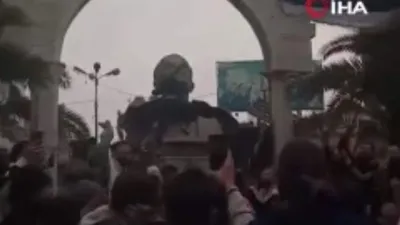 Önce Beşar Esad, şimdi de Baba Esad devrildi