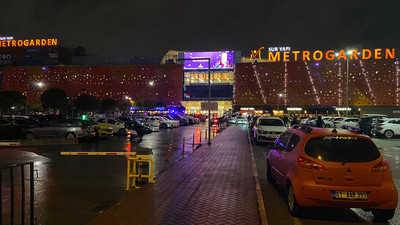 İstanbul'da dev AVM'de yangın paniği