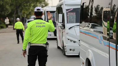 Gereksiz kornaya trafik cezası: Bir de utanmadan kendini savundu!