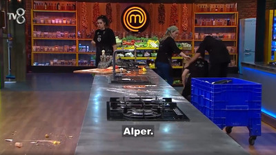 MasterChef Türkiye'nin eleme gecesinde olaylı eleme...