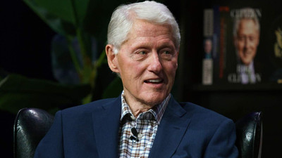 Bill Clinton hastaneye kaldırıldı