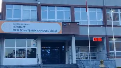 Öğrenciler teneffüse Ferdi Tayfur şarkısıyla çıktı