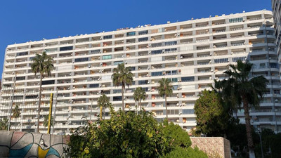 Tatil sitesinde korkunç olay: Sevgili çift 13'üncü kattan düştü