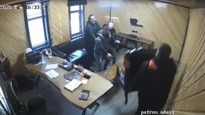 Fabrika sahibine silah çekti; ortalık karıştı